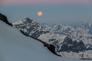 32_La Luna rossa tramonta